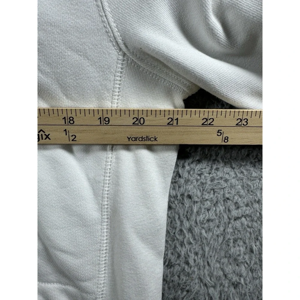 Levis Relaxed Fit Skate Graphic Pullover Hoodie in Zebra White Mens Medium